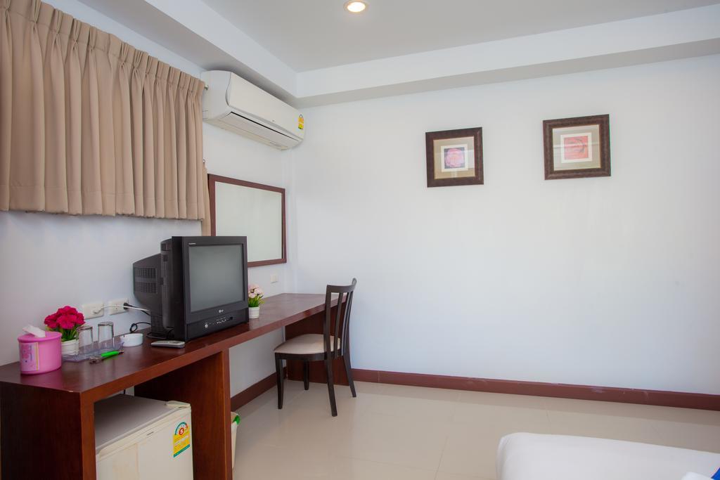 Nouveau Guesthouse Patong Экстерьер фото